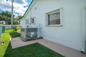 9704 NW 70th St, Tamarac, FL 33321 Sold 12/12/23