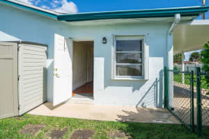 9704 NW 70th St, Tamarac, FL 33321 Sold 12/12/23