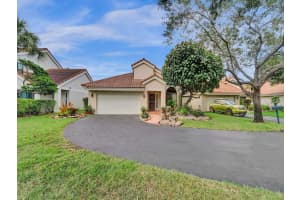 1877 NW 99th Ave, Plantation, FL 33322 Sold 01/26/24