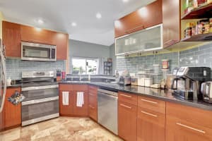 3425 NW 44th St 207, Oakland Park, FL 33309 Sold 11/27/23