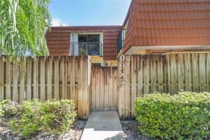 9985 NW 7th St 9985, Plantation, FL 33324 Sold 12/21/23