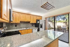 9985 NW 7th St 9985, Plantation, FL 33324 Sold 12/21/23