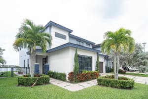 15552 NW 88th Ave, Miami Lakes, FL 33018 Sold 12/11/24
