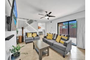 11887 SW 13th Ct 11887, Davie, FL 33325 Sold 12/05/23