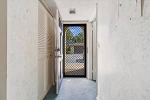 835 18th Street 411, Vero Beach, FL 32960 Sold 01/05/24