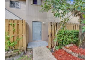 5186 S University Dr 5186, Davie, FL 33328 Sold 11/30/23