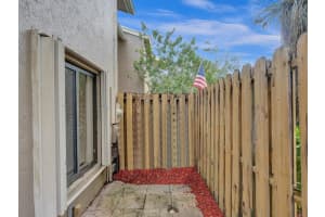 5186 S University Dr 5186, Davie, FL 33328 Sold 11/30/23