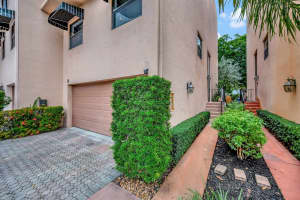 3000 NE 8th Ter A5, Oakland Park, FL 33334 Sold 01/17/24