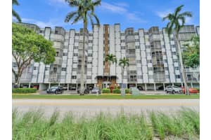 200 Diplomat Pkwy 225, Hallandale Beach, FL 33009 Sold 12/18/23