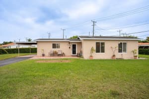17050 NW 78th Ave, Miami Gardens, FL 33015 Sold 02/02/24