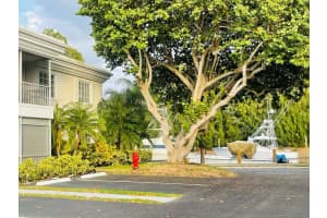 6249 Bay Club Dr 2, Fort Lauderdale, FL 33308 Sold 12/15/23