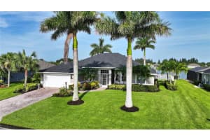 985 South Lakes Way Sw, Vero Beach