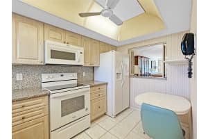 2880 NE 33rd Ct 104, Fort Lauderdale, FL 33306 Sold 01/07/25