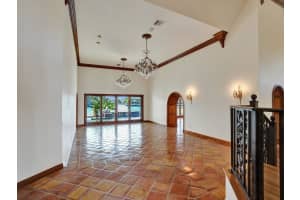 21 Saranac Rd, Sea Ranch Lakes, FL 33308 Sold 12/12/23