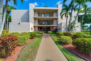 5280 Las Verdes Cir 205, Delray Beach, FL 33484 Sold 02/06/24