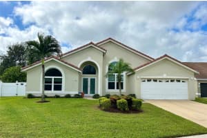 13 Meadows Park Ln, Boynton Beach, FL 33436 Sold 12/15/23