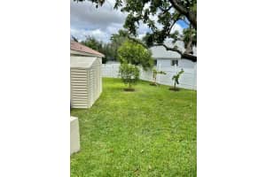 13 Meadows Park Ln, Boynton Beach, FL 33436 Sold 12/15/23
