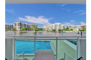 3000 S Ocean Dr 204, Hollywood, FL 33019 Sold 05/17/24