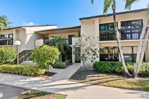 5021 Oak Hill Lane 124, Delray Beach, FL 33484 Sold 11/28/23