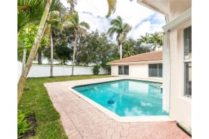 401 NW 110th Ave, Plantation, FL 33324 Sold 01/26/24