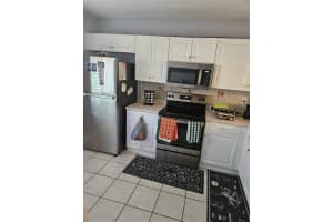 20871 NW 2nd St 20871, Pembroke Pines, FL 33029 Sold 03/22/24