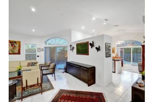 1130 Wilshire Cir, Pembroke Pines, FL 33027 Sold 05/24/24