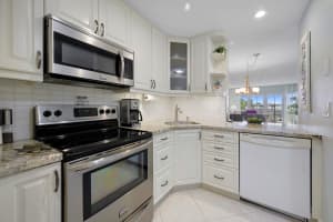 460 Paradise Isle Blvd 308, Hallandale Beach, FL 33009 Sold 01/31/24