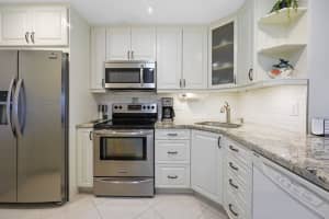 460 Paradise Isle Blvd 308, Hallandale Beach, FL 33009 Sold 01/31/24