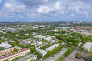 2685 NE 9th Ave 9, Wilton Manors, FL 33334 Sold 05/10/24