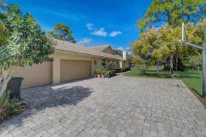 8161 NW 51st Pl, Coral Springs, FL 33067 Sold 03/25/24