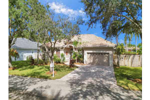 16401 Ontario Pl, Davie, FL 33331 Sold 04/29/24