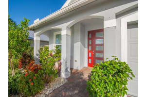 353 11th Sq SW, Vero Beach, FL 32962 Sold 01/31/24