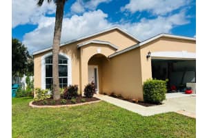 6 Bentwater Cir, Boynton Beach, FL 33426 Sold 04/17/24