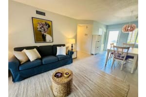 2111 NE 1st Ct 102, Boynton Beach, FL 33435 Sold 12/20/23