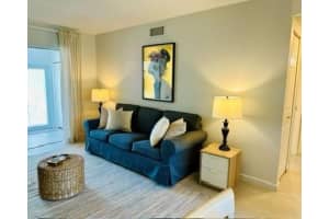 2111 NE 1st Ct 102, Boynton Beach, FL 33435 Sold 12/20/23