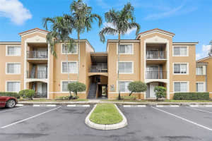 7930 N Nob Hill Rd 205, Tamarac, FL 33321 Sold 01/05/24