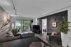 117 Royal Park Dr 2F, Oakland Park, FL 33309 Sold 04/08/24