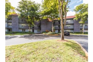 8450 Lagos De Campo Blvd 305, Tamarac, FL 33321 Sold 12/22/23