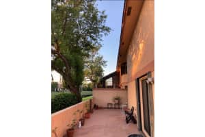 1060 SW 113th Ter, Pembroke Pines, FL 33025 Sold 03/25/24