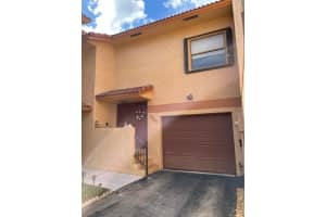 1060 SW 113th Ter, Pembroke Pines, FL 33025 Sold 03/25/24