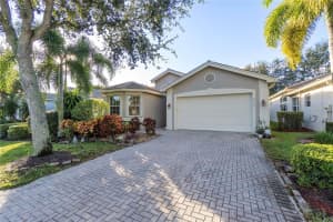 8218 Sandpiper Glen Dr, Lake Worth, FL 33467 Sold 04/04/24