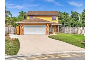 5541 SW 98th Way, Cooper City, FL 33328 Sold 02/21/24