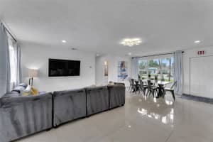 321 NW 39th St, Deerfield Beach, FL 33064 Sold 02/27/24