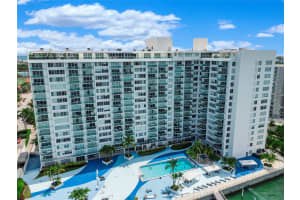 1000 E West Ave PH 25, Miami Beach, FL 33139 Sold 12/28/23