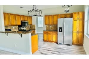 16456 NW 18th St, Pembroke Pines, FL 33028 Sold 12/15/23