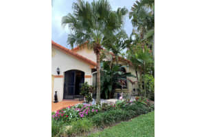 4136 NW 6th St, Deerfield Beach, FL 33442 Sold 04/04/24