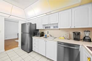 4001 S Ocean Dr 4L, Hollywood, FL 33019 Sold 08/21/24