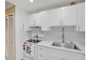 200 NE 19th Ct 109M, Wilton Manors, FL 33305 Sold 03/27/24