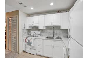 200 NE 19th Ct 109M, Wilton Manors, FL 33305 Sold 03/27/24