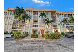 601 Three Islands Blvd 108, Hallandale Beach, FL 33009 Sold 02/12/24